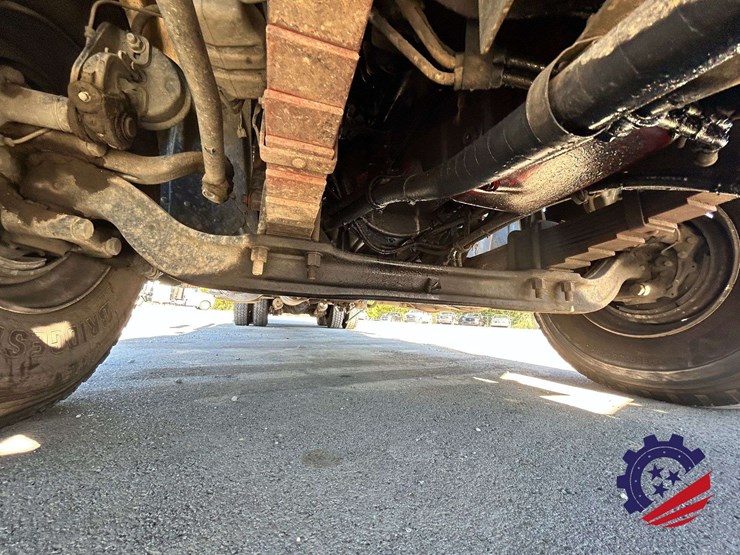 2019-freightliner-114sd-image-117