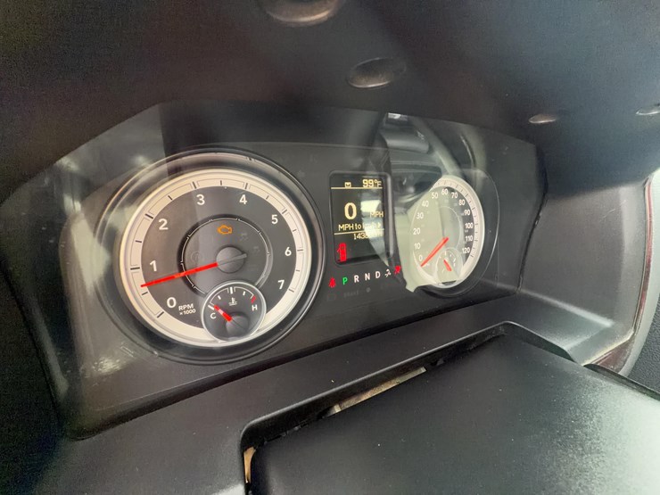 2014-dodge-1500-image-35
