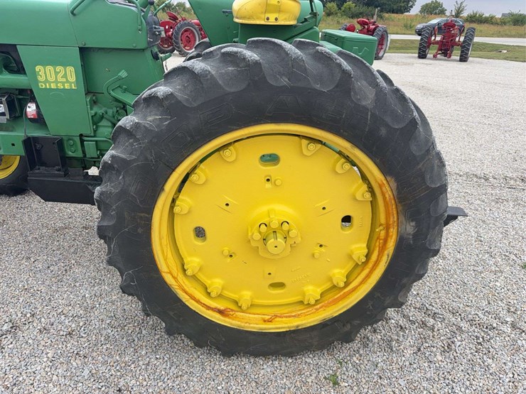 john-deere-3020-image-15