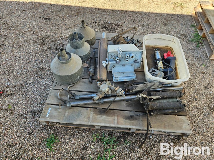 electric-grease-gun,-hydraulic-cylinder-and-other-items-image-9