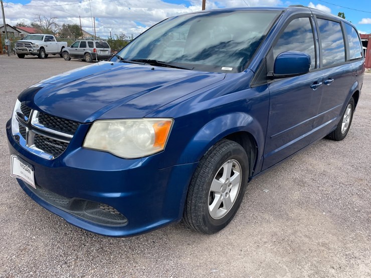 2011-dodge-grand-caravan-image-10