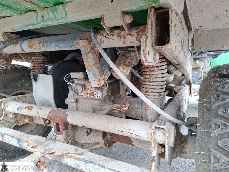 john-deere-gator-image-9