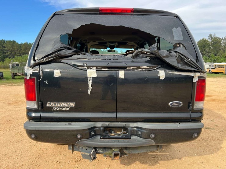 2004-ford-excursion-limited-image-6