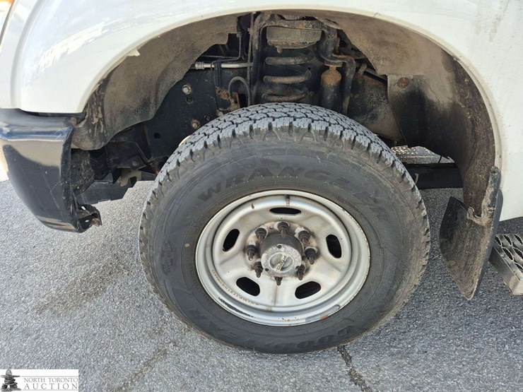 2015-ford-f350-image-21