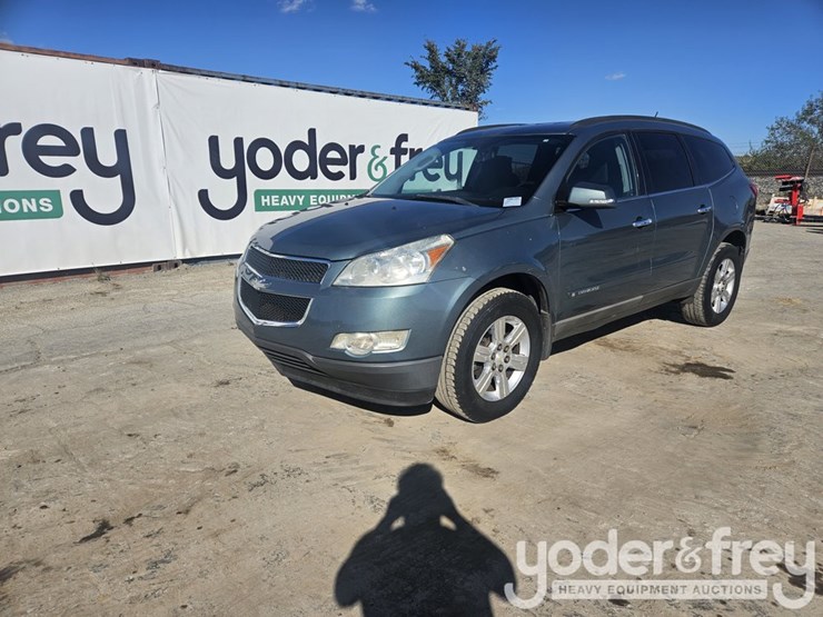 2009-chevrolet-traverse-image-2