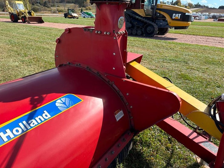 2011-new-holland-38-image-15