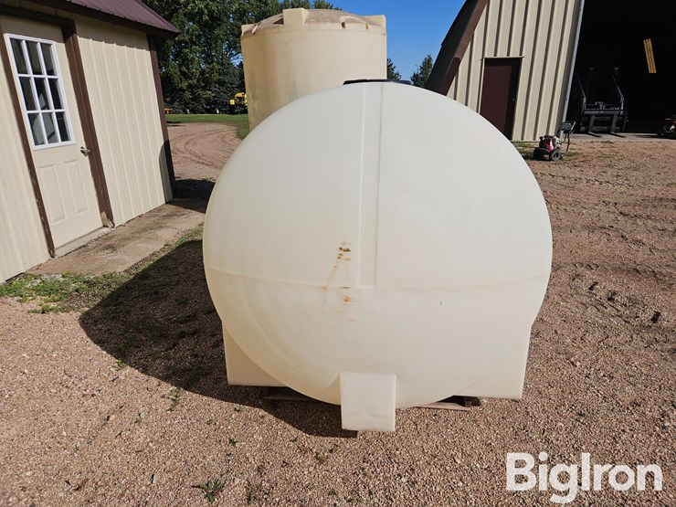 snyder-720-gal-poly-liquid-fertilizer-tank-image-2