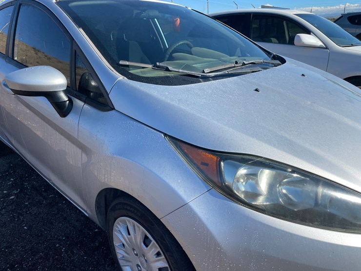 #2761-•-2016-ford-fiesta-passenger-car-(title-in-delay)-image-12