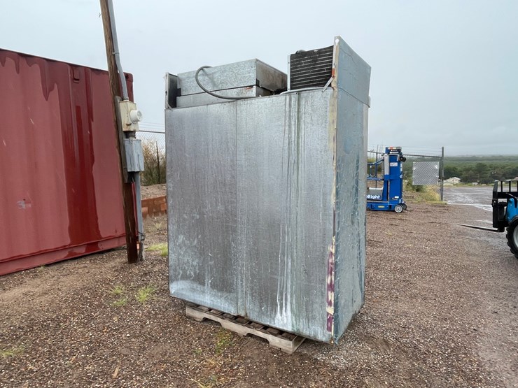 #4674-•-hobart-commercial-freezer-and-fridge-image-8