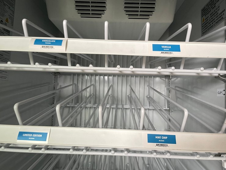 #4670-•-commercial-glass-door-freezer-image-23
