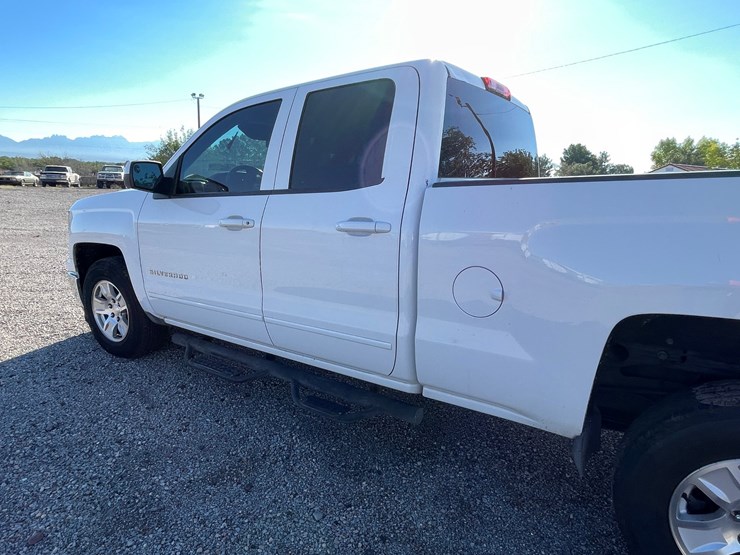 #2754-•-2015-chevrolet-silverado-(title-in-delay)-image-14