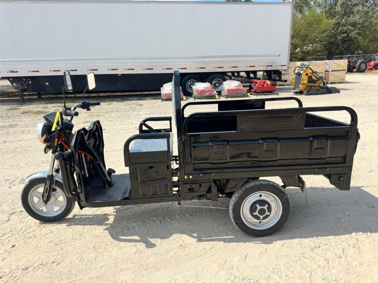 new-three-wheel-electric-dump-cart-image-2