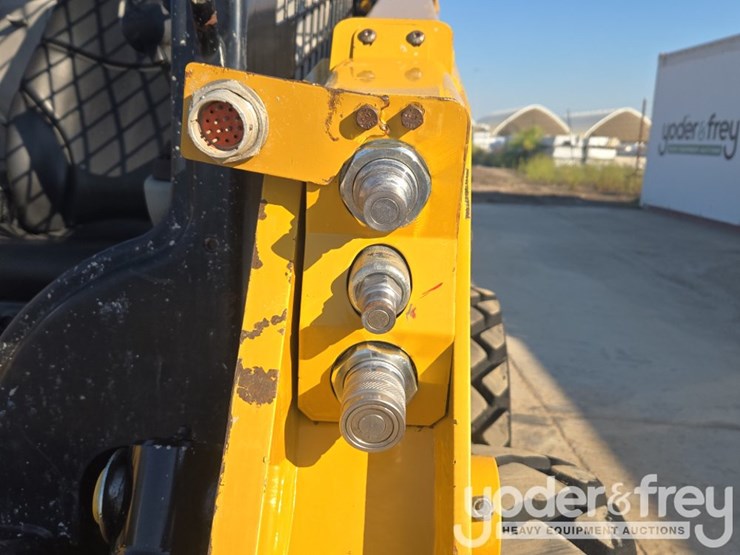 2018-caterpillar-226d-image-22