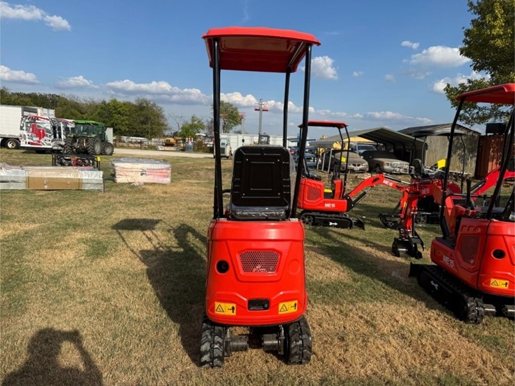 2026-me15-gas-mini-excavator-image-3