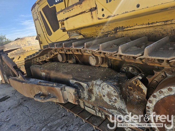 2010-caterpillar-d7e-image-25