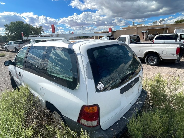 #2774-•-2001-ford-aerostar-van-(has-nm-title)(offsite-at-nmsu)-image-6