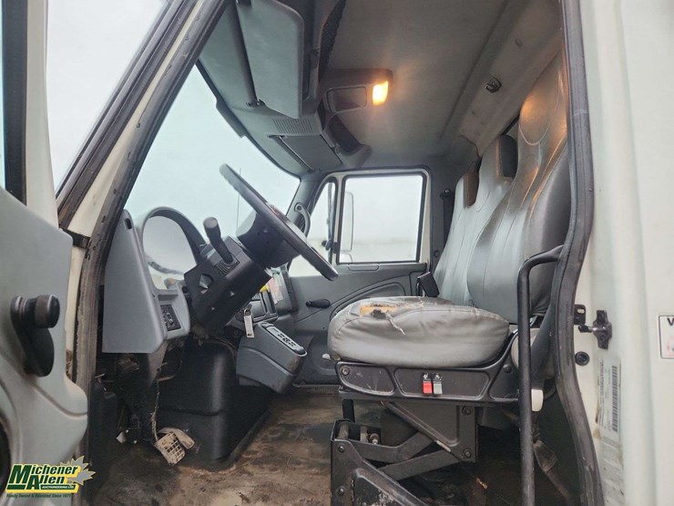 2007-international-workstar-7400-image-14