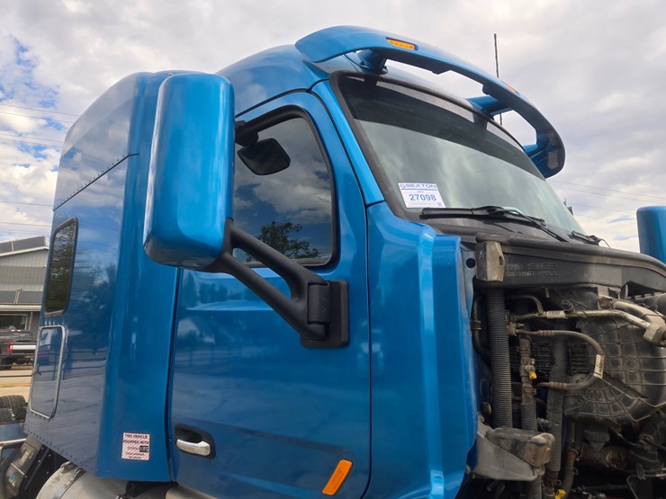 2020-peterbilt-579-image-96