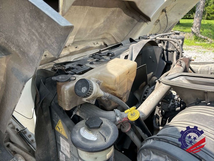 2009-international-sf637-t/a-hydrovac-truck-image-56