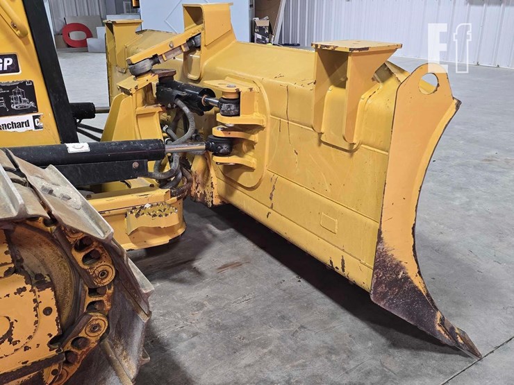 2022-caterpillar-d3-lgp-image-11