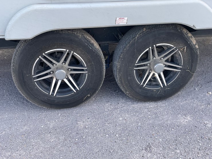 #2824-•-2022-lance-travel-trailer,-(has-new-mexico-title)-image-141