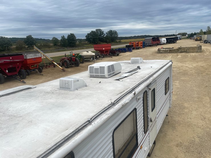 #1276-•-1998-jayco-eagle-304-camper-(has-mn-title)-image-117