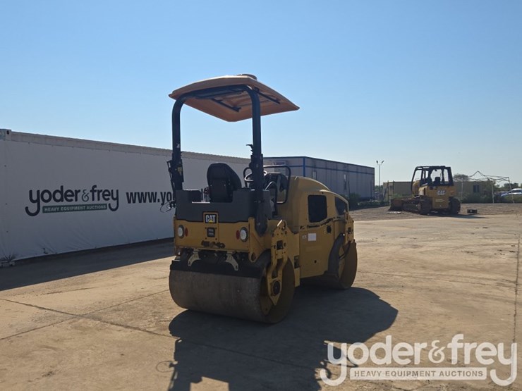 2018-caterpillar-cb34b-image-5