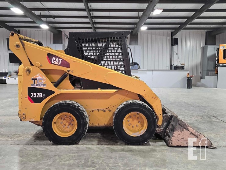 2012-caterpillar-252b3-image-6