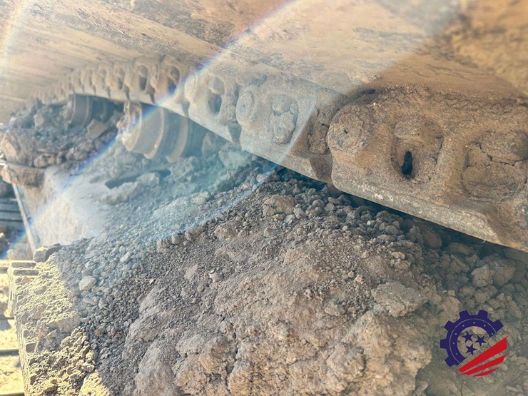 2018-caterpillar-320-image-37