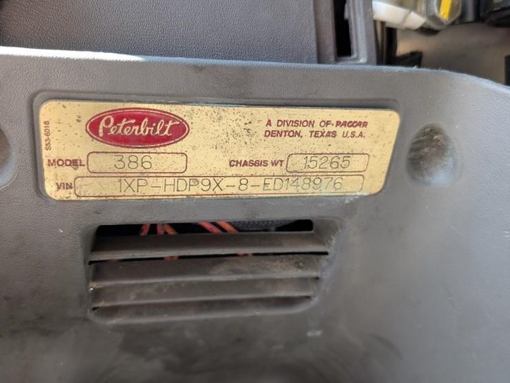 2014-peterbilt-386-image-28