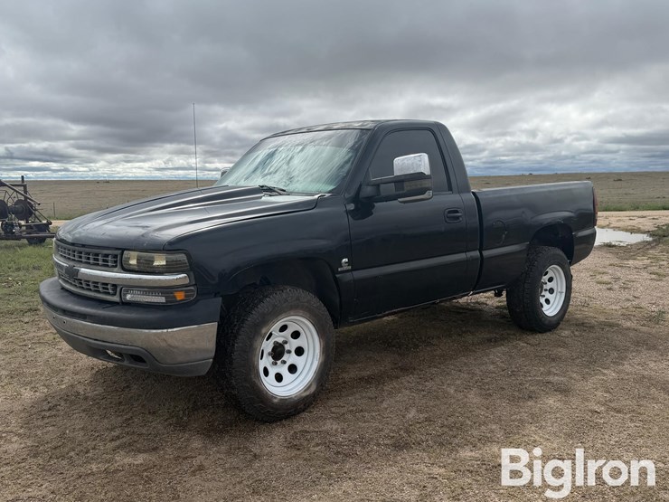 2001-chevrolet-silverado-1500-image-1
