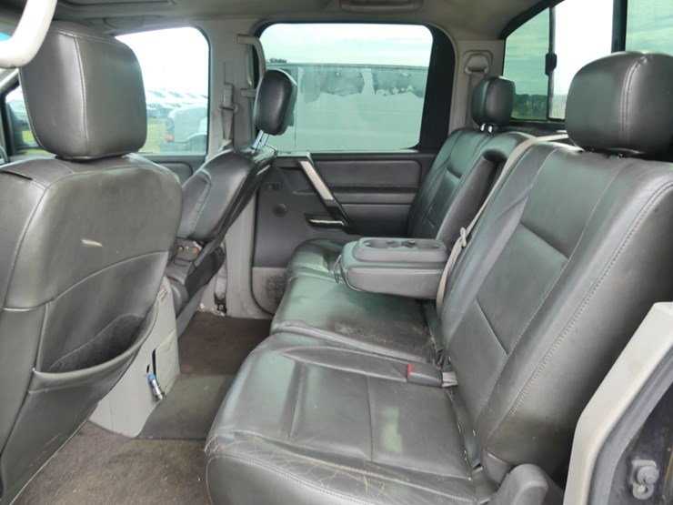 2004-nissan-titan-image-8