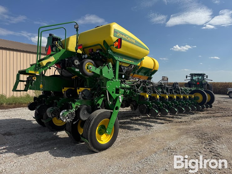 2018-john-deere-1775nt-image-5
