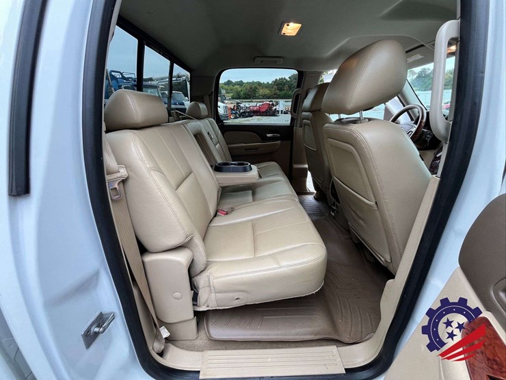 2013-chevrolet-silverado-z71-/-4x4-/-3500hd-pickup-image-35
