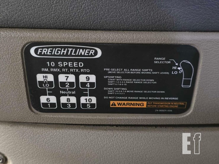 2013-freightliner-cascadia-125-image-16