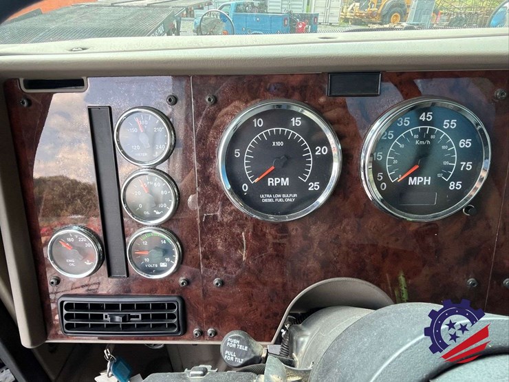 2011-international-paystar-tri-axle-hydrovac-truck-image-75