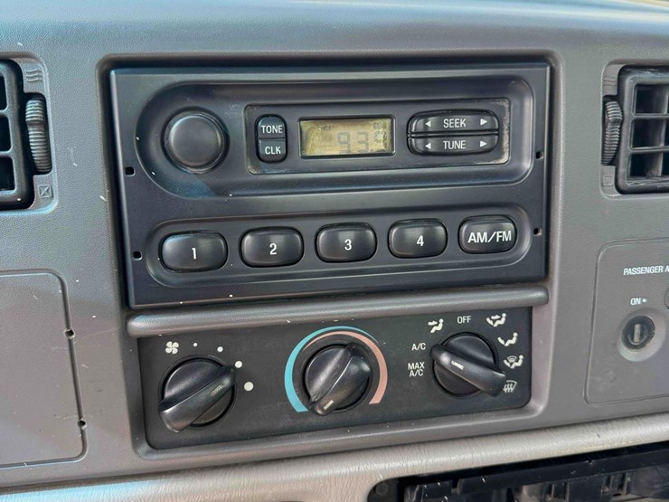 2001-ford-f450-image-18