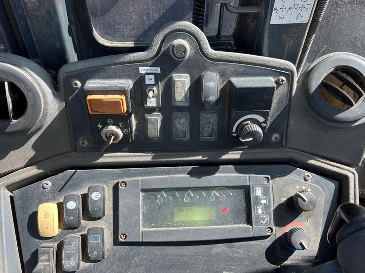 2008-deere-310sj-image-28