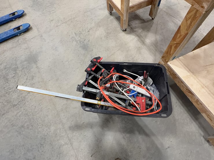 dewalt-miter-saw-with-table-image-8