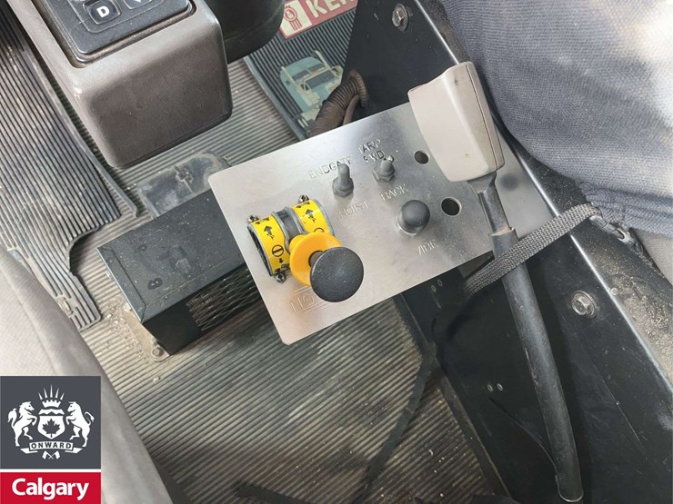2014-kenworth-t800-image-17