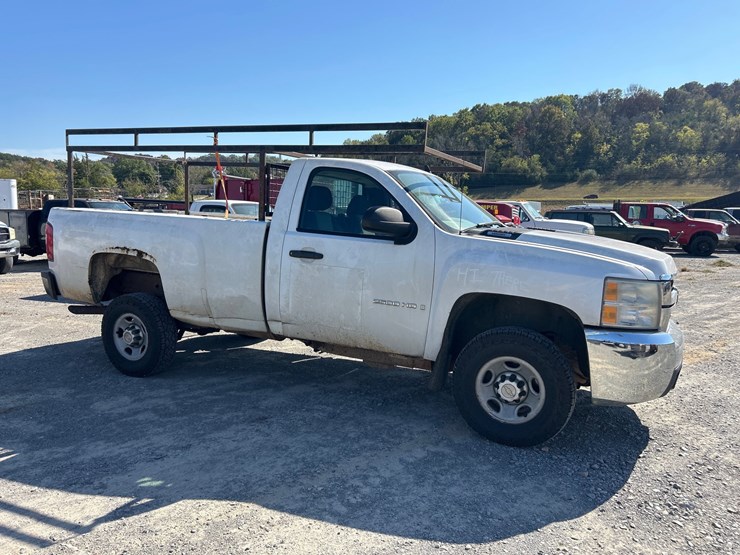 2009-chevrolet-2500-image-5
