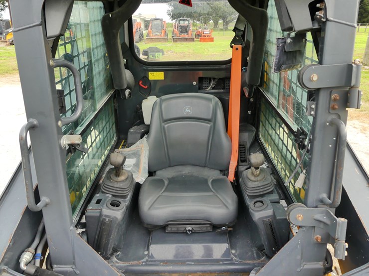 deere-317g-image-12