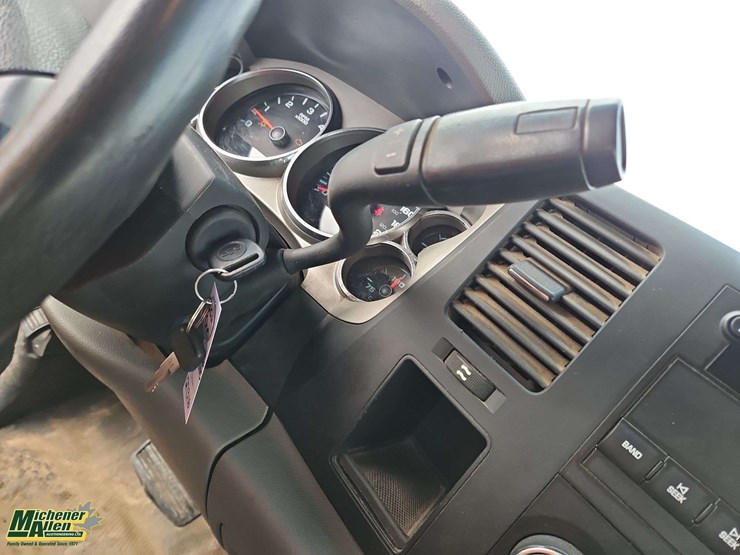2012-chevrolet-silverado-2500hd-image-23