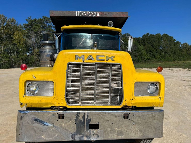 1989-mack-r688st-image-8