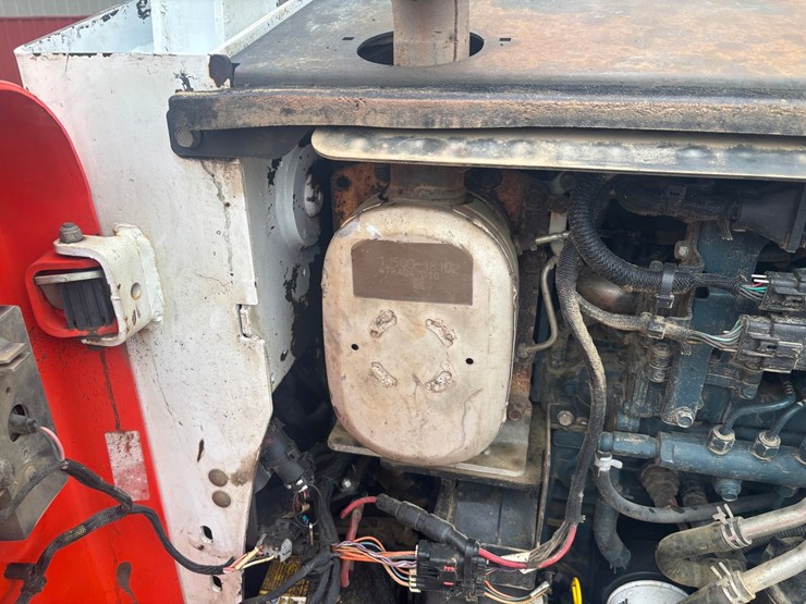 2015-bobcat-t770-image-28