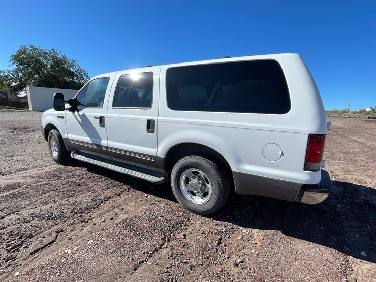 2003-ford-excursion-image-10