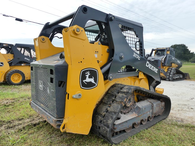 deere-317g-image-3