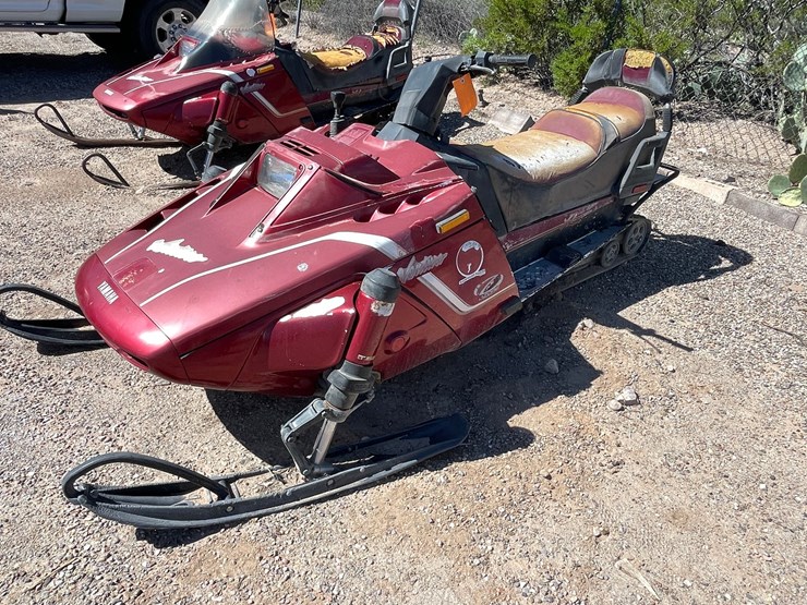 #2897-•-yamaha-venturo-snowmobile-image-23