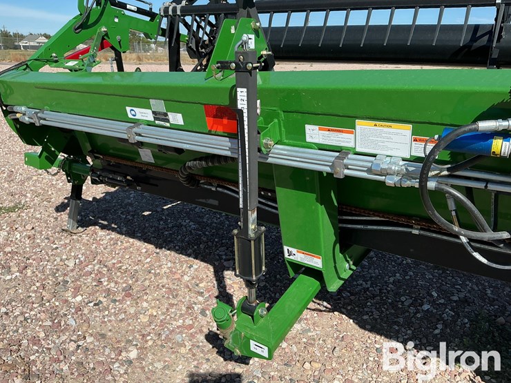 2021-john-deere-530d-image-17