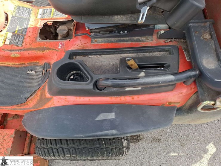2011-kubota-f3080-image-12